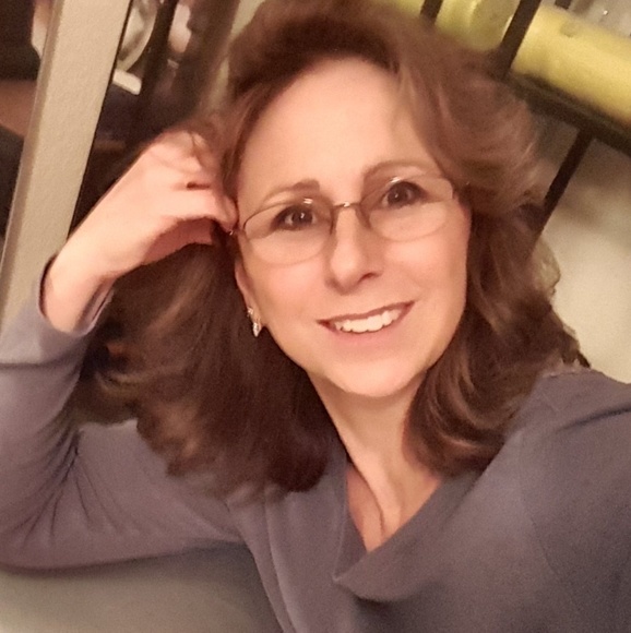 Meet your Posher, Patricia - Picture 1 of 1